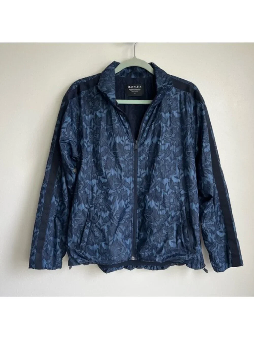 Athleta Matching Set Track Suit Sightseer Lace Jacket and Joggers - M/8